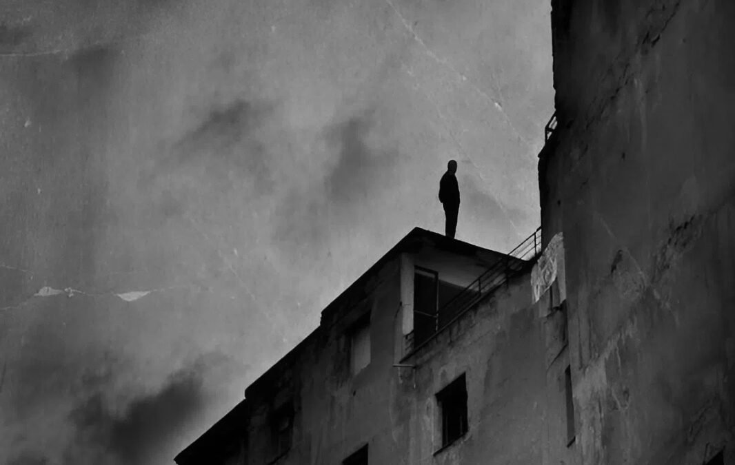 TEK YOLCU | Mehmet Akif Öztürk